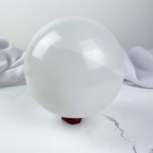 Load image into Gallery viewer, Selenite Sphere XL 11cm
