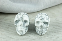 Load image into Gallery viewer, Howlite Skull- Small
