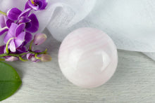 Load image into Gallery viewer, Mangano Calcite Sphere- Medium- 380gr

